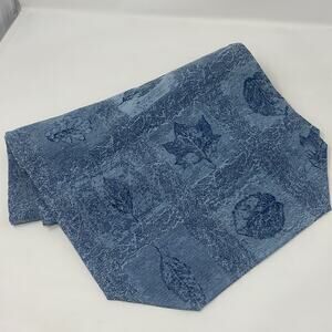 Autumn leaves table runner